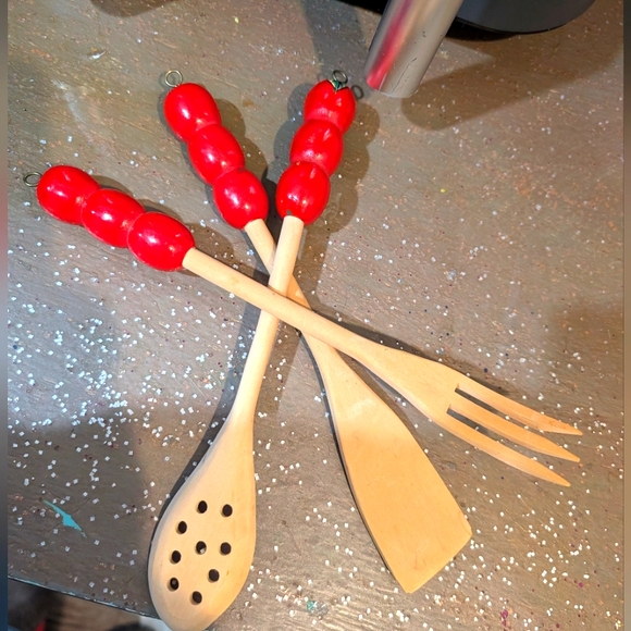 Hand painted vintage wood kitchen utensils - Picture 1 of 5